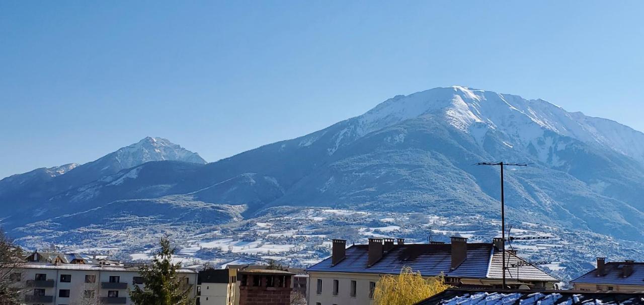 L'Hivernet, Grand Triplex Neuf Au Coeur D'Embrun Acces Facile Ngoại thất bức ảnh
