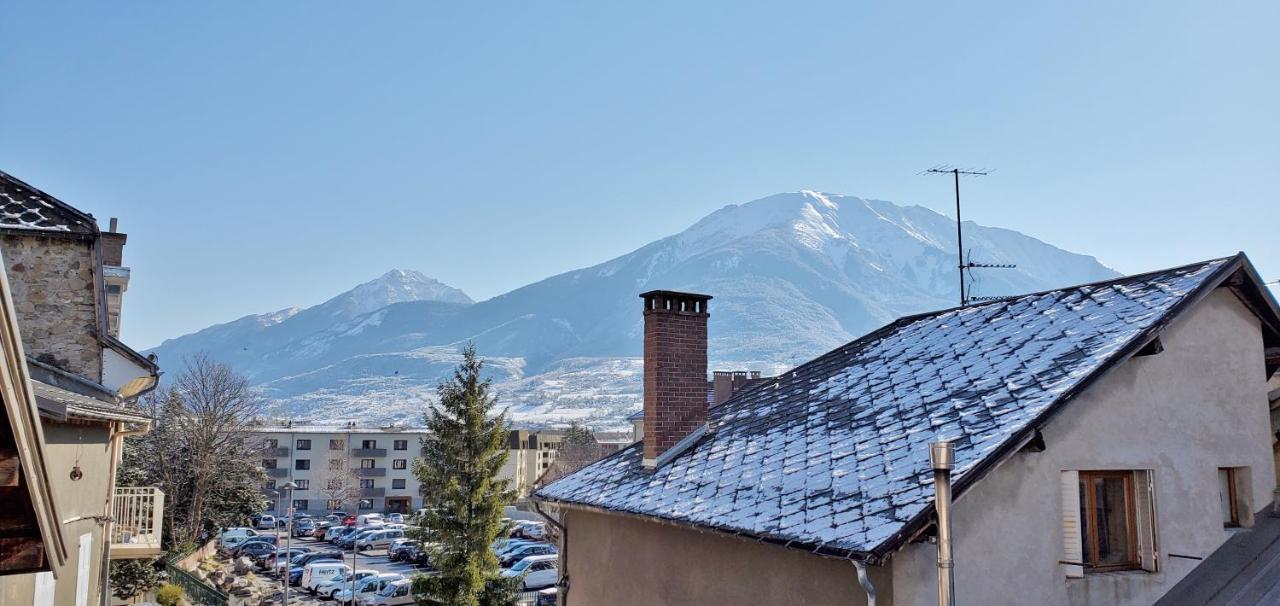 L'Hivernet, Grand Triplex Neuf Au Coeur D'Embrun Acces Facile Ngoại thất bức ảnh